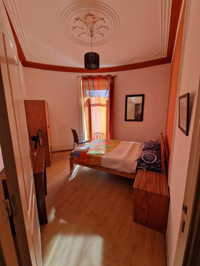 Quarto Duplo com Casa de Banho Partilhada